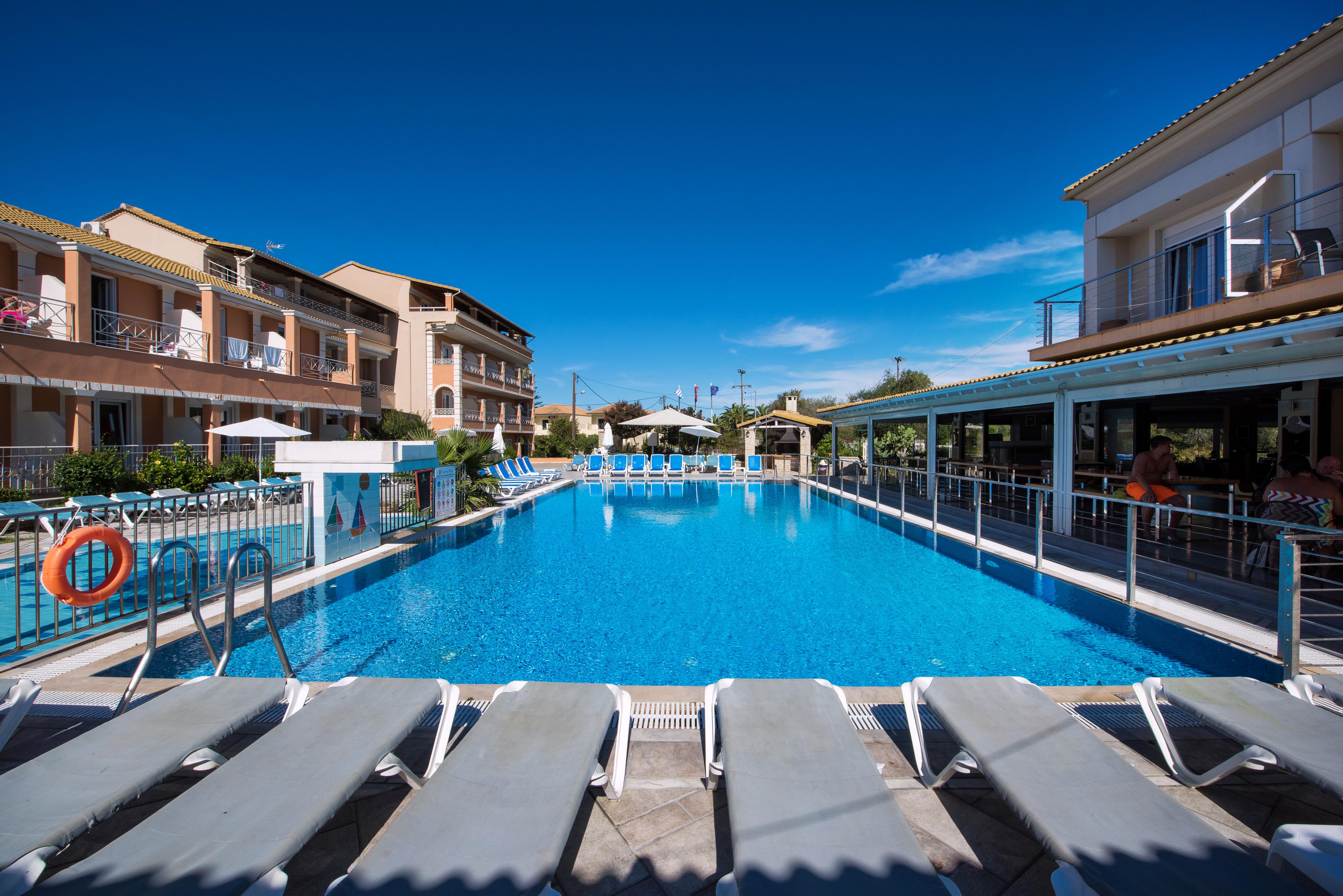Kavos Plaza Hotel Экстерьер фото