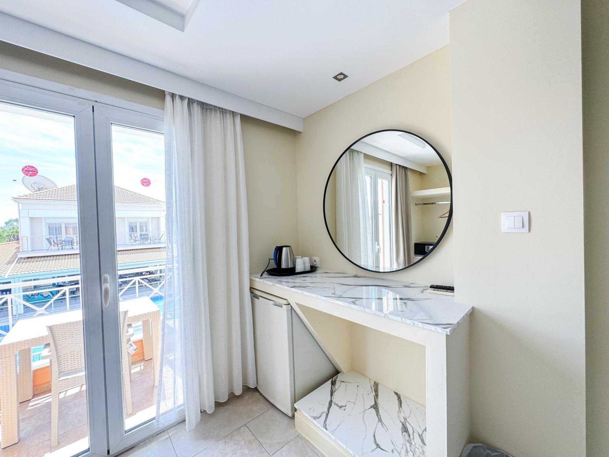 Kavos Plaza Hotel Экстерьер фото