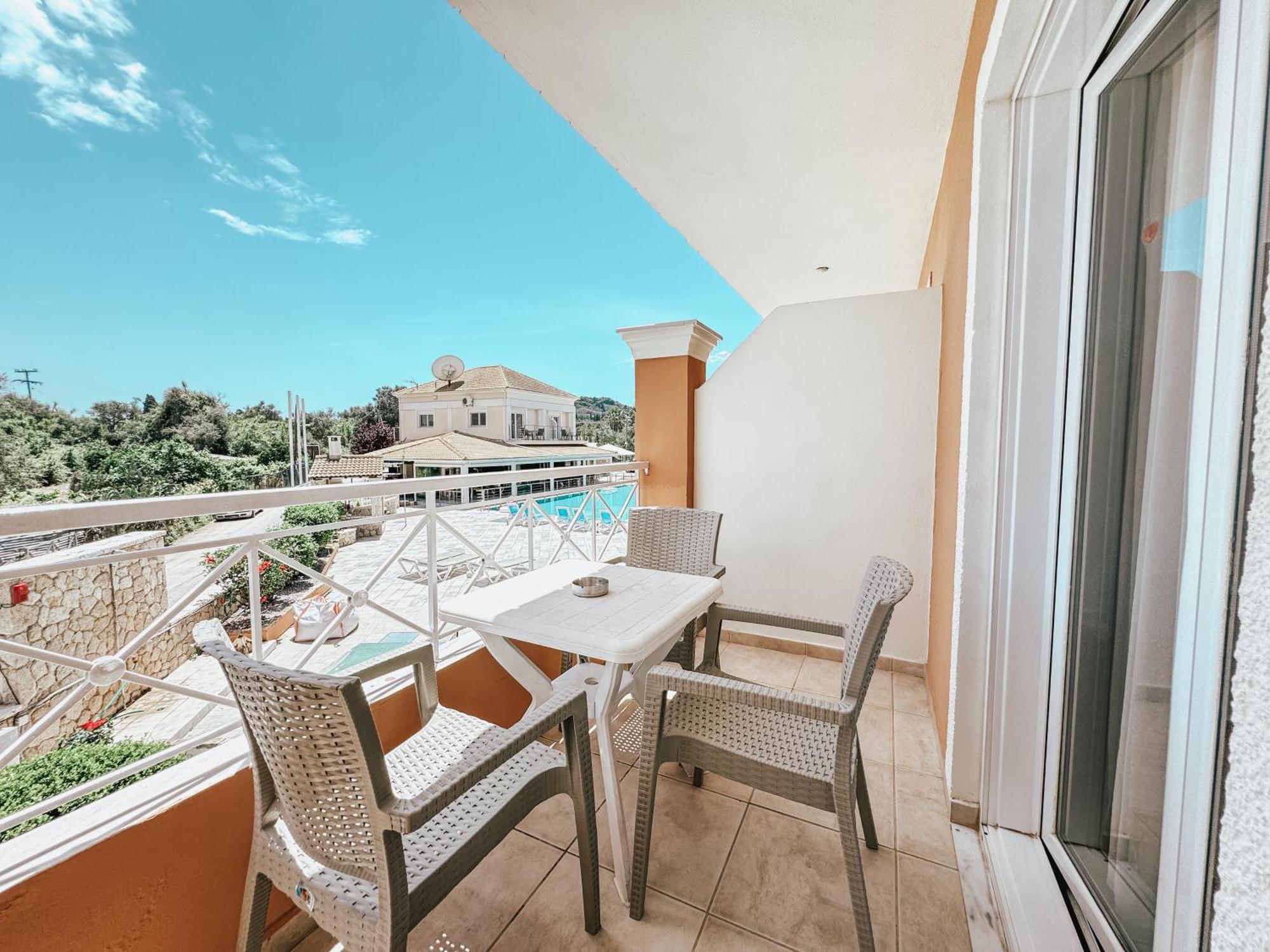 Kavos Plaza Hotel Экстерьер фото