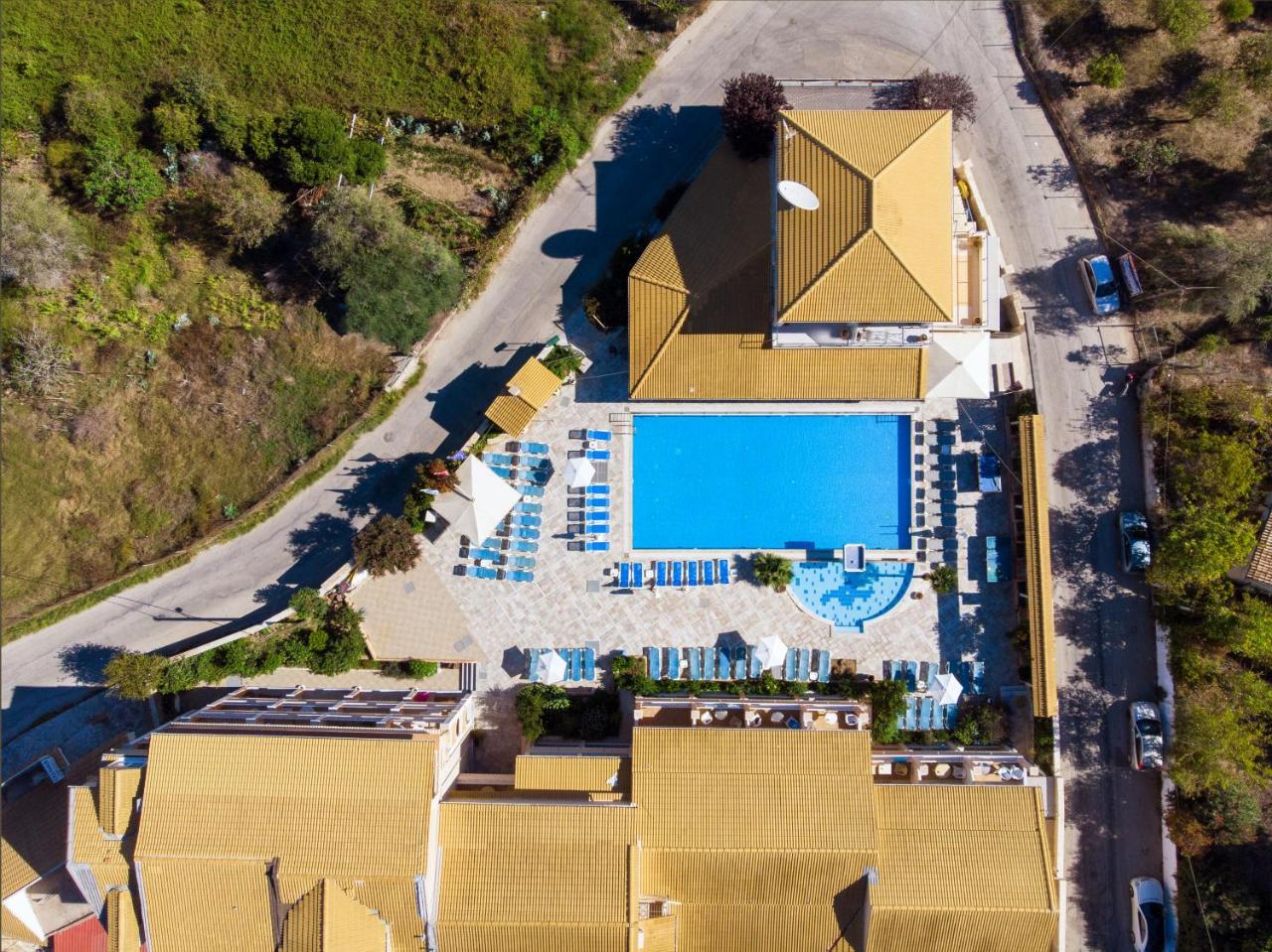 Kavos Plaza Hotel Экстерьер фото